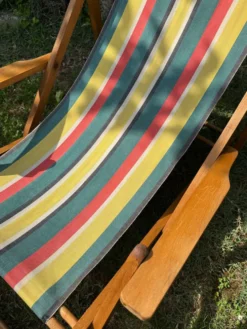 Transat/ chilienne vintage en bois avec repose-pieds — Années 60