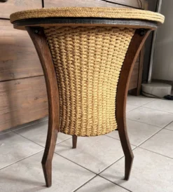 Travailleuse vintage tripode en osier et bois, esprit années 60