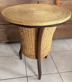 Travailleuse vintage tripode en osier et bois, esprit années 60