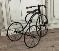 Tricycle d’enfants en fer forgé, vers 1900