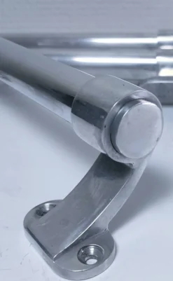 trois longues poignées boutique aluminium milieu xxème
