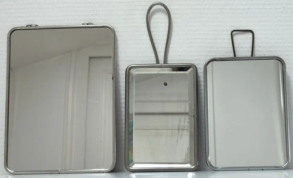 Trois miroirs de barbier cadre métal début à milieu XXème