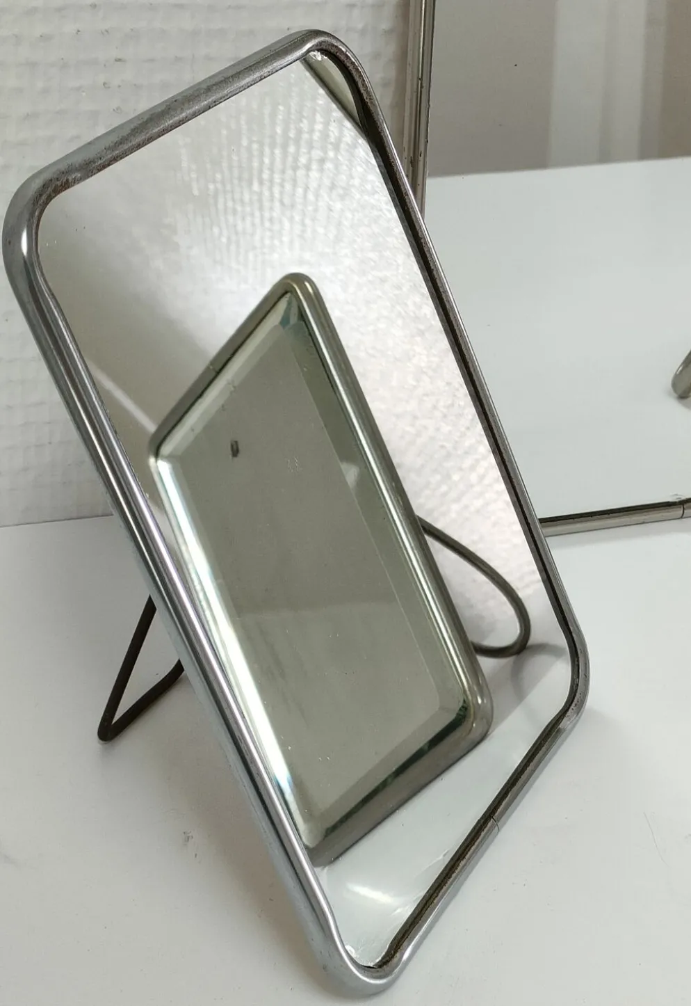 Trois miroirs de barbier cadre métal début à milieu XXème