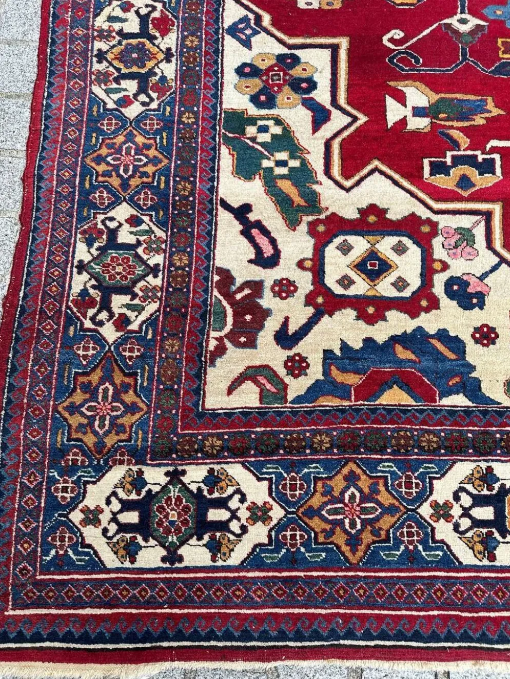 Très beau tapis persan