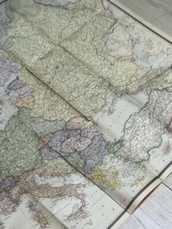 Très grande carte 93x73 : Europe Physique et Politique, imprimée par L