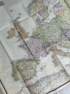 Très grande carte 93x73 : Europe Physique et Politique, imprimée par L