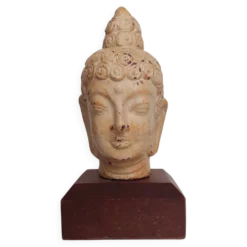 Tête de Bouddha en terre cuite