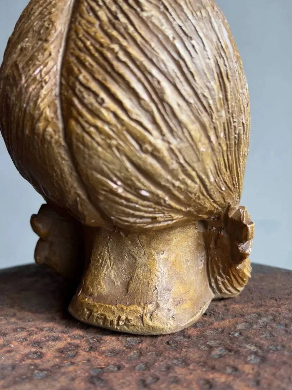 Tête de jeune fille en grès, sculpture | Pays-Bas | Années 1970