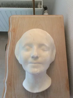 Tête en plâtre