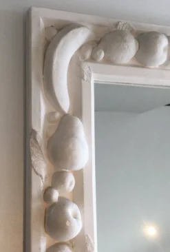 Unique miroir décoratif en plâtre à décors de fruits
