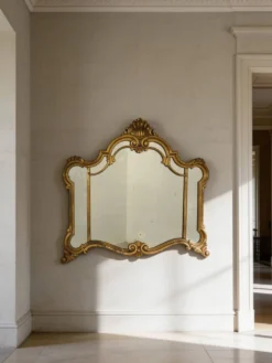 Un miroir mural vénitien spectaculaire, du milieu du 19e siècle.