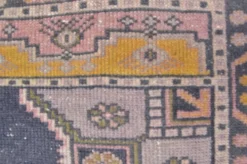 Un tapis vintage unique de type Kinf c837