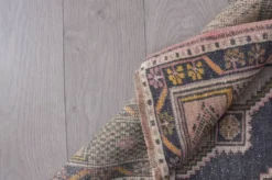 Un tapis vintage unique de type Kinf c837