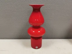 Un vase Carnaby extrêmement rare de couleur rouge corail par Per Lütken 1968.