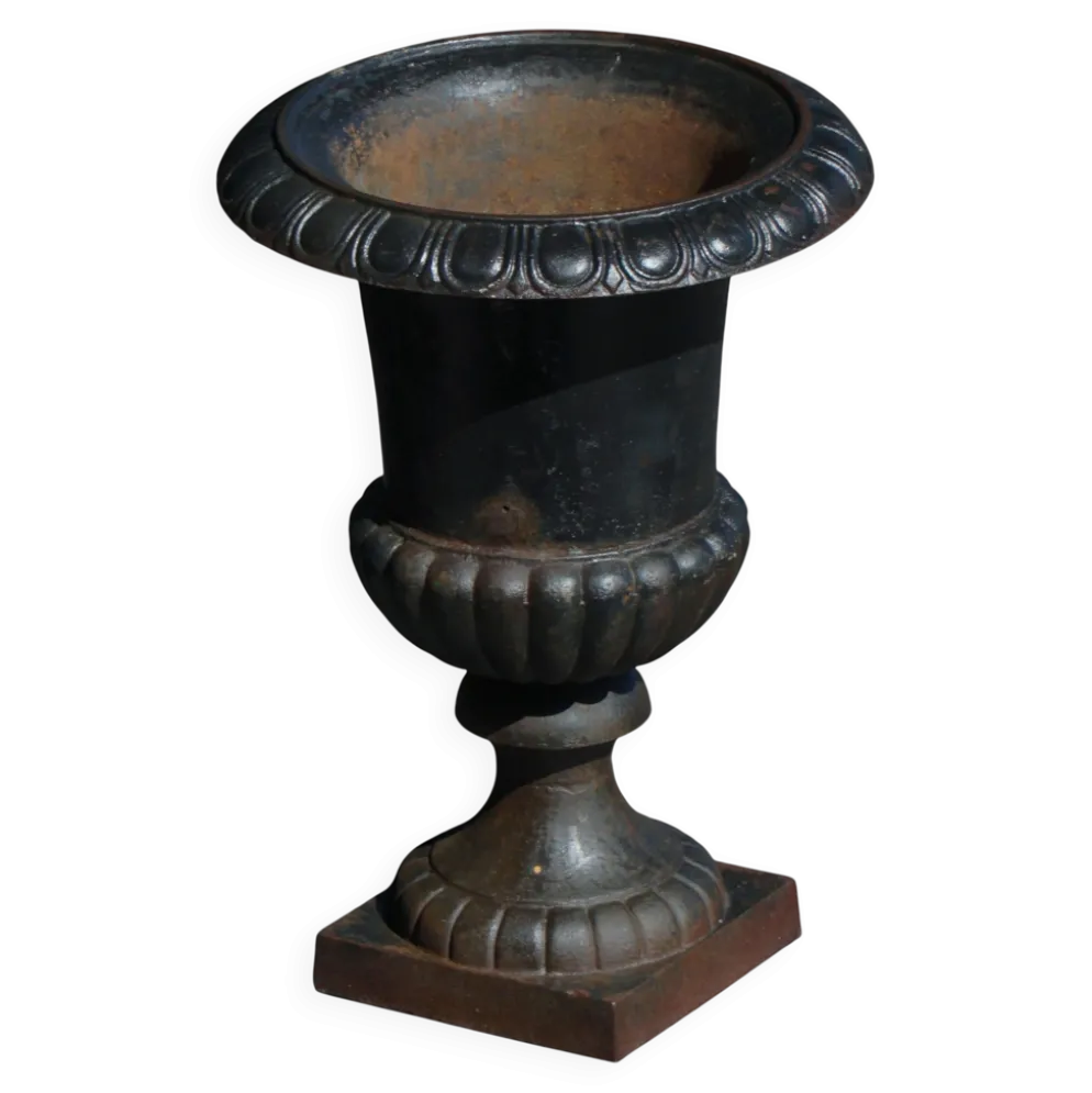 Urne de jardin / Jardinière décorative en fonte, design néoclassique français, années 1950