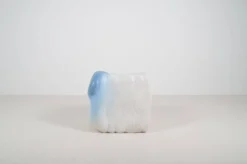 Œuvre d'art en céramique organique avec des motifs marins