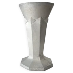 Vase ancien Art déco en fonte d'aluminium