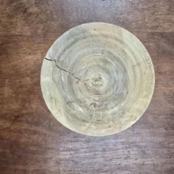 Vase ancien en bois tourné, olivier ou bois fruitier