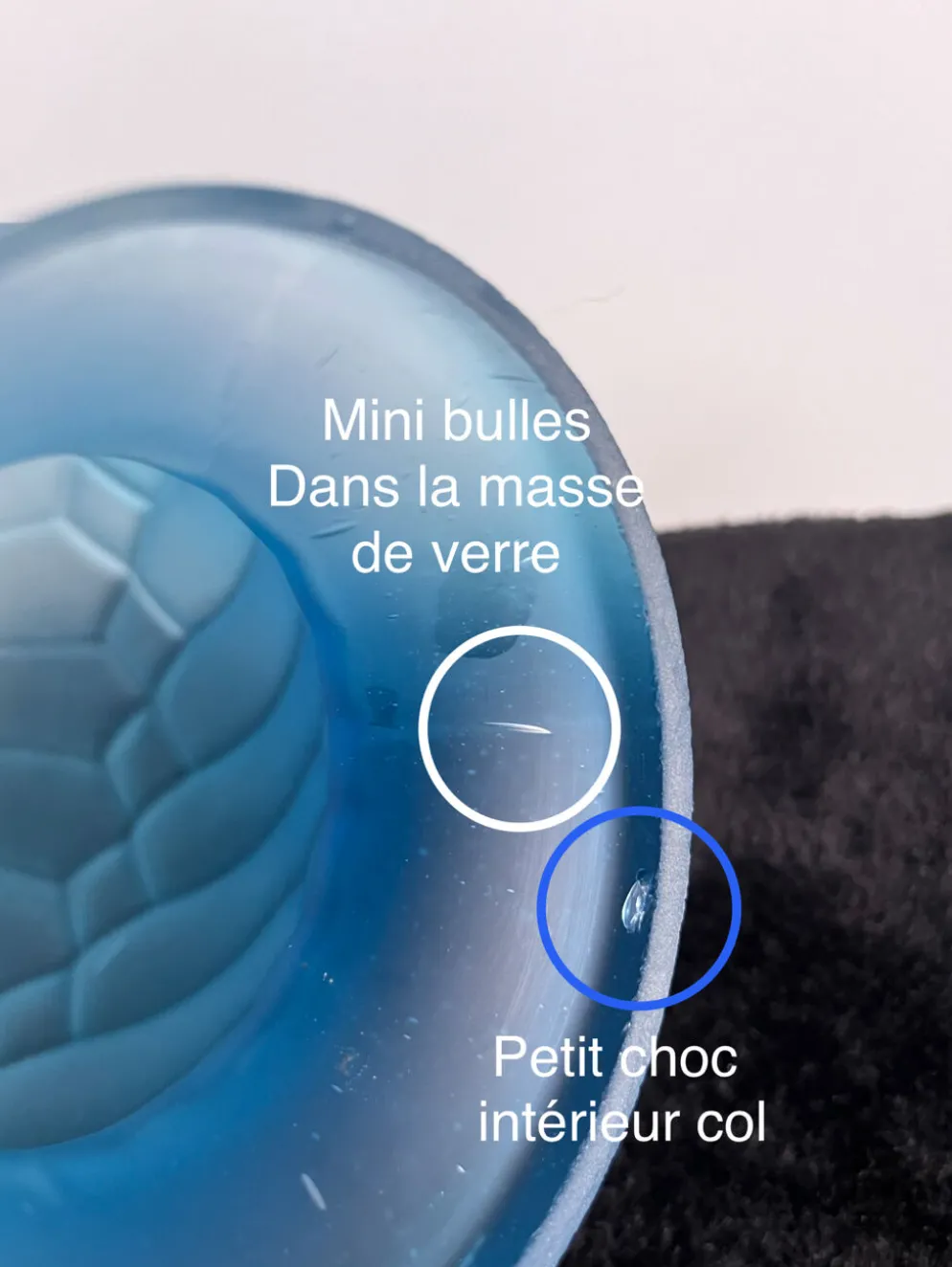 Vase Art Déco verre bleu dépoli