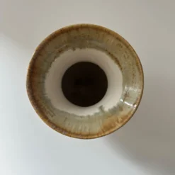 Vase aux coulures bleutées