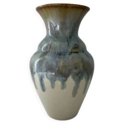 Vase aux coulures bleutées