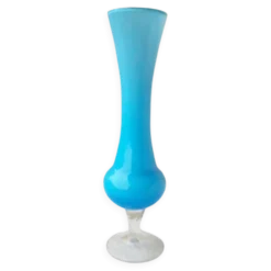 Vase bleu en opaline