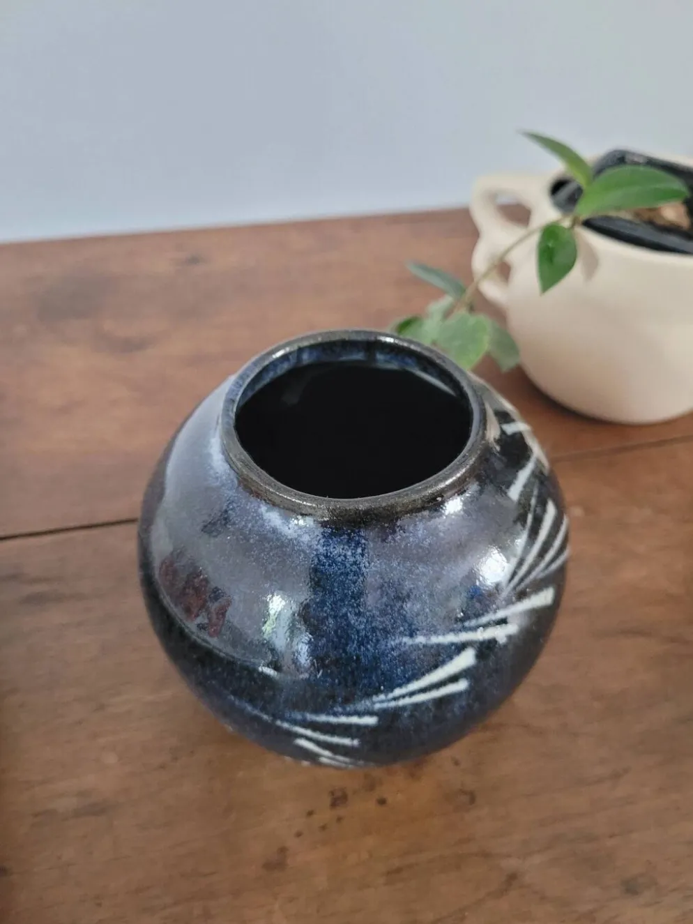 Vase boule en grès vernissé