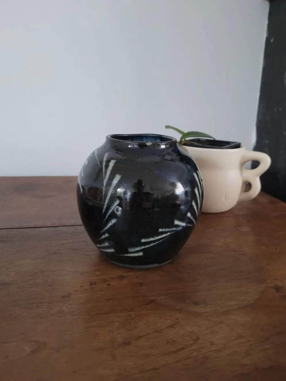 Vase boule en grès vernissé