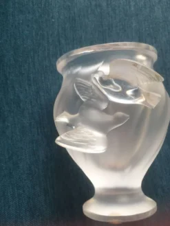 Vase cristal ancien signé Lalique