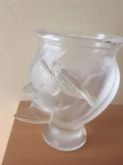 Vase cristal ancien signé Lalique