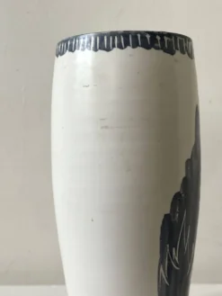 Vase dans le goût de Picasso, Atelier Cerenne à décor taureau stylisé, Vallauris 1950