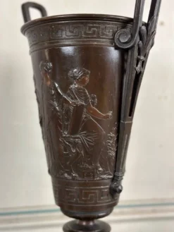 Vase en bronze dans le goût de l’antique, France vers 1880