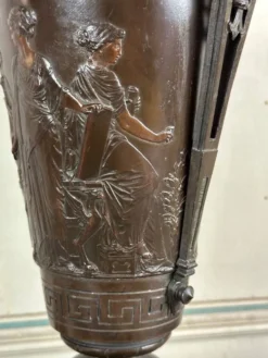 Vase en bronze dans le goût de l’antique, France vers 1880