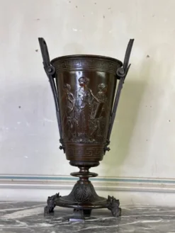 Vase en bronze dans le goût de l’antique, France vers 1880