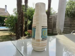 Vase en céramique avec anse 