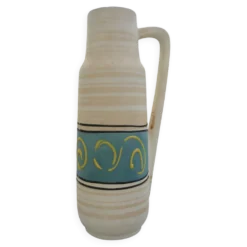 Vase en céramique avec anse 