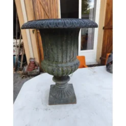 Vase en fonte 19ème 