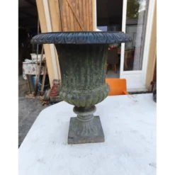 Vase en fonte 19ème 