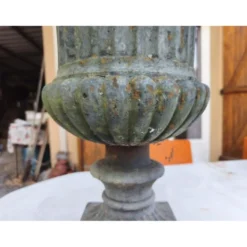 Vase en fonte 19ème 