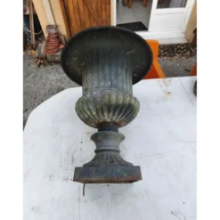 Vase en fonte 19ème 