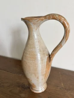 Vase en grès artisanal, une pièce vintage datant des années 60