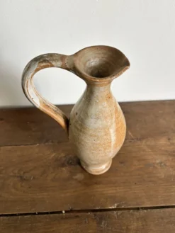 Vase en grès artisanal, une pièce vintage datant des années 60