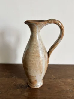 Vase en grès artisanal, une pièce vintage datant des années 60