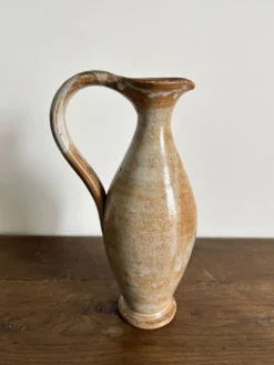 Vase en grès artisanal, une pièce vintage datant des années 60