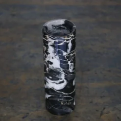Vase en marbre Portoro noir et doré par Angelo Mangiarotti pour Skipper, années 70.