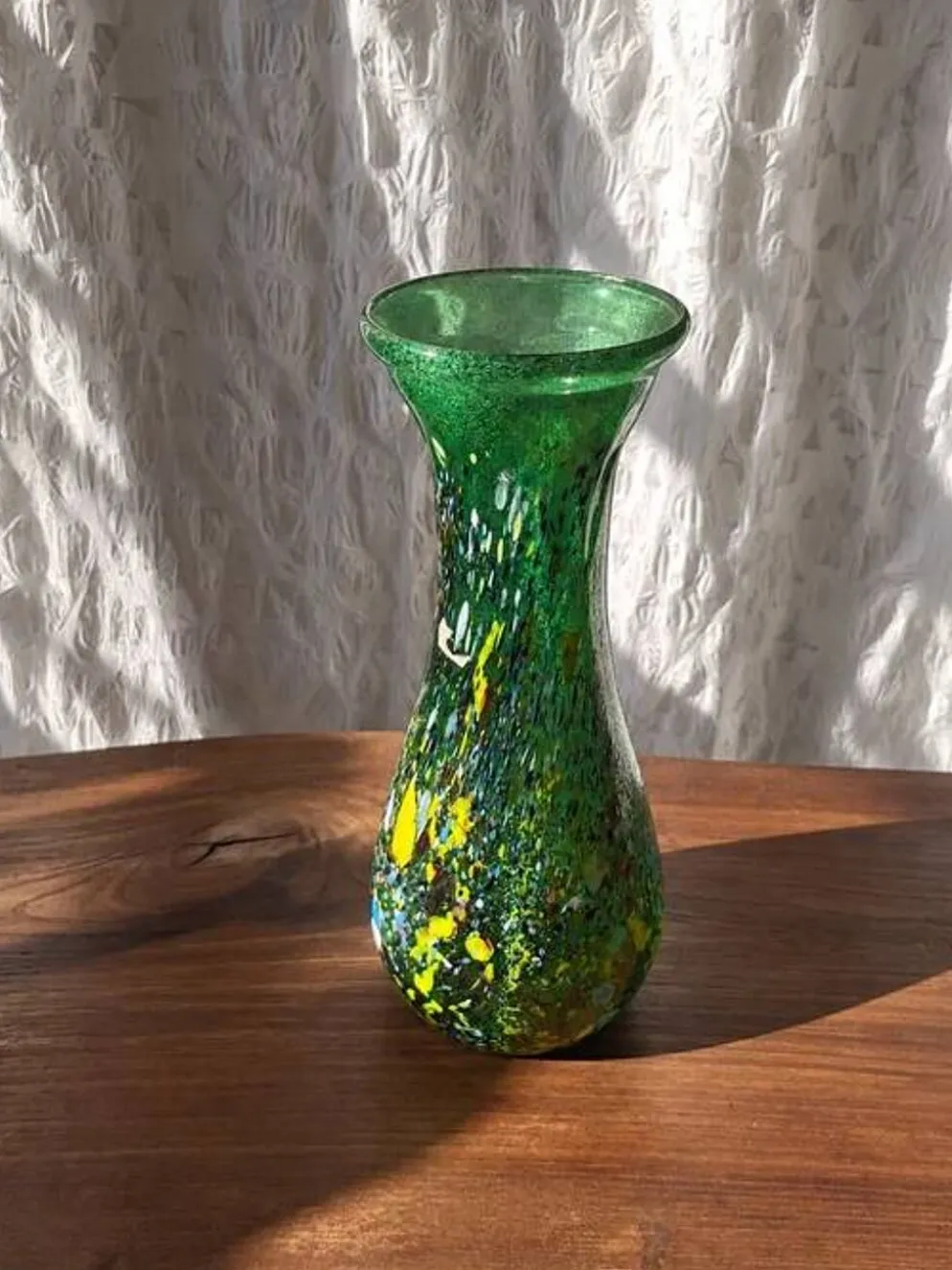 Vase en verre art moderne vintage vert Budveszel Gyula Hongrie années 1990