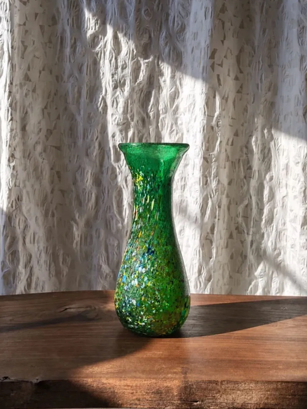 Vase en verre art moderne vintage vert Budveszel Gyula Hongrie années 1990