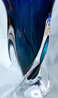 Vase en verre bleu style Murano