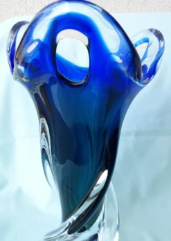 Vase en verre bleu style Murano