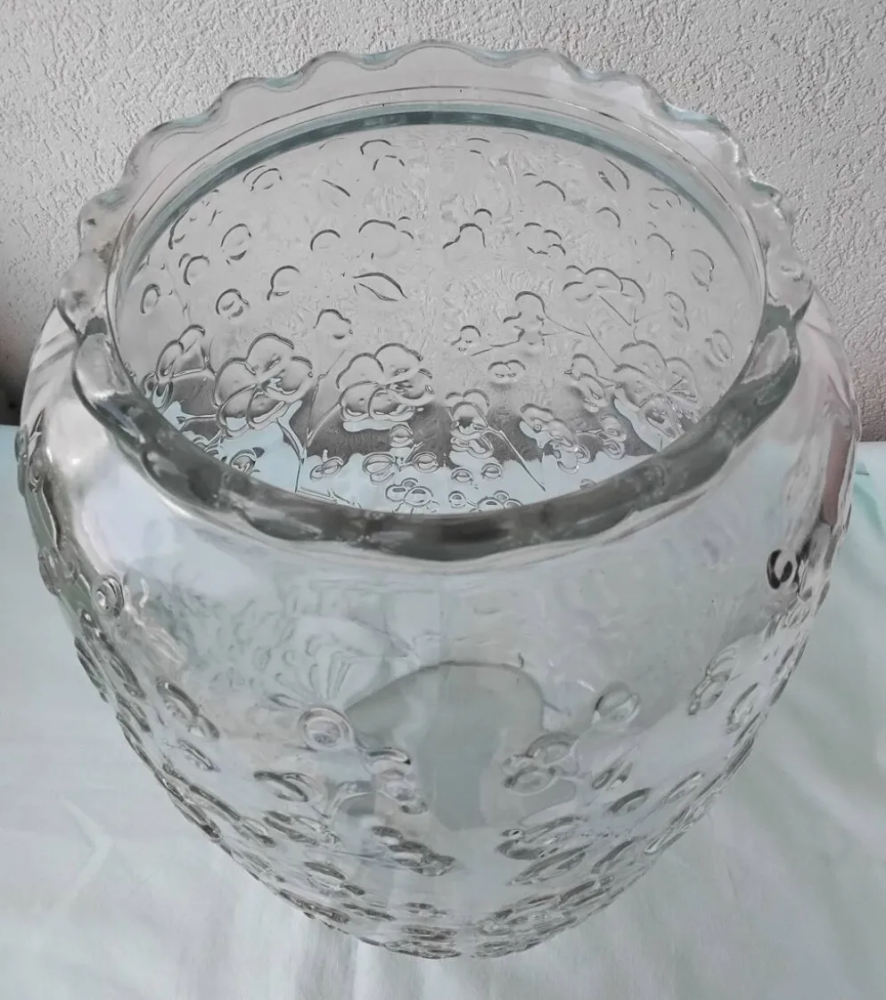 Vase en verre pressé moulé